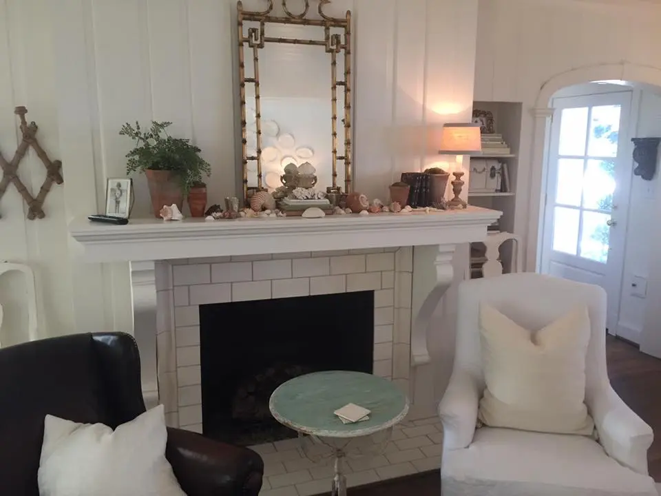 Living room fireplace and built-ins